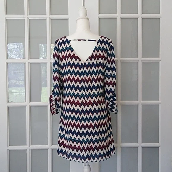 Speechless Chevron Cutout Shift Dress - Juniors XL - Picture 7 of 16